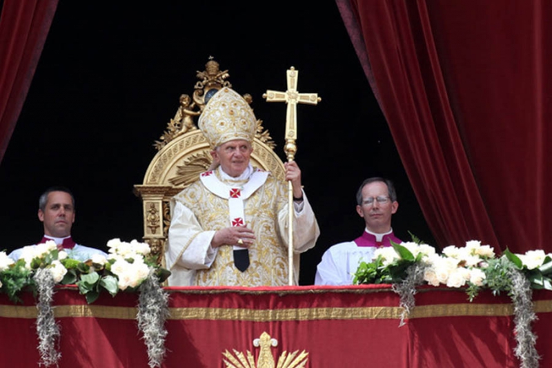 Sứ Điệp Phục Sinh Urbi et Orbi Của ĐGH Benedict XVI – Năm 2011