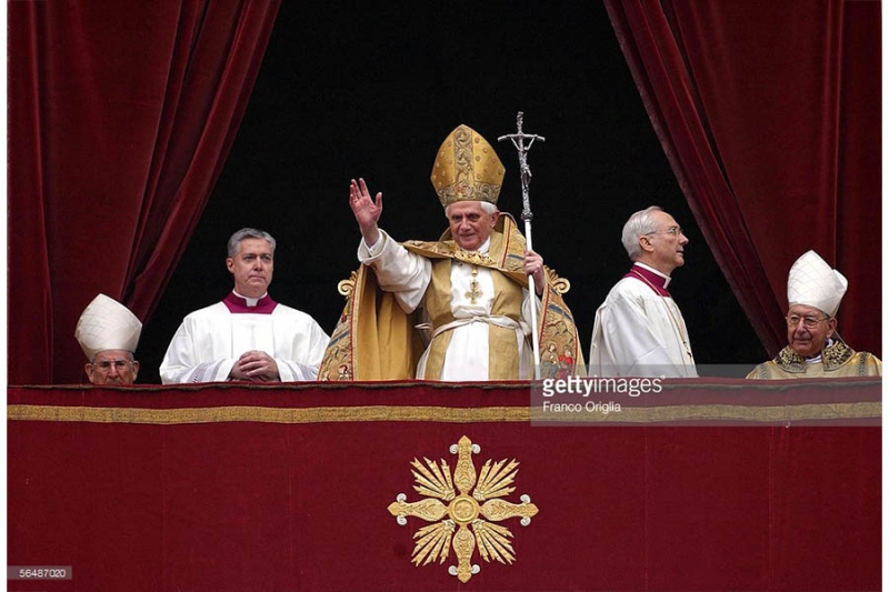 Sứ Điệp Phục Sinh Urbi et Orbi Của ĐGH Benedict XVI – Năm 2012