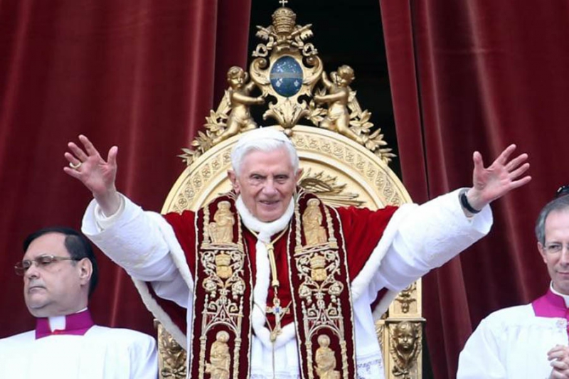 Sứ Điệp Giáng Sinh Urbi et Orbi Của ĐGH Benedict XVI – Năm 2007