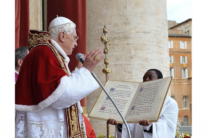 Sứ Điệp Giáng Sinh Urbi et Orbi Của ĐGH Benedict XVI – Năm 2010