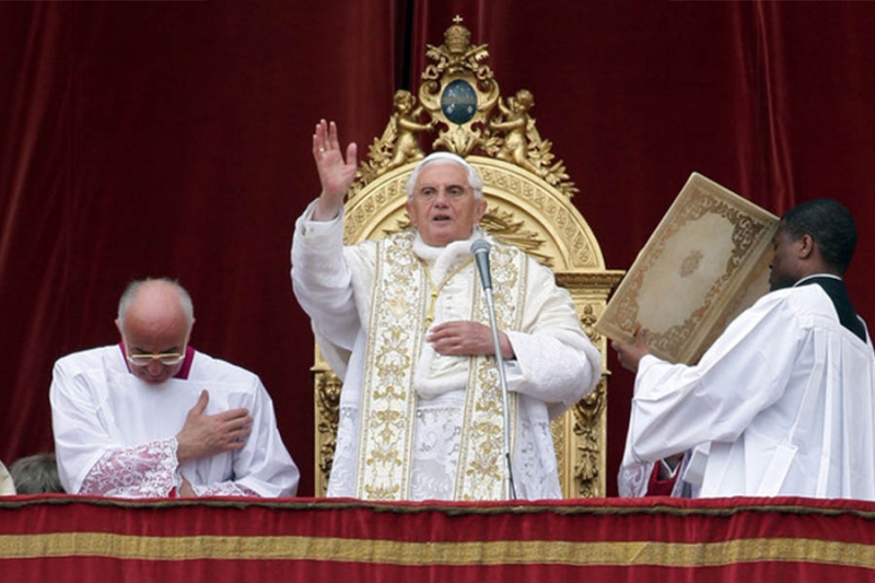 Sứ Điệp Giáng Sinh Urbi et Orbi Của ĐGH Benedict XVI – Năm 2011