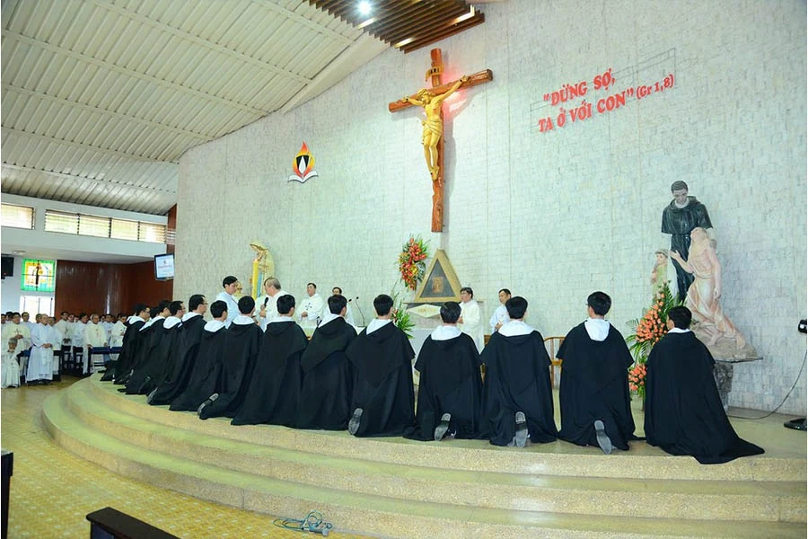 Các Lời Khuyên Phúc Âm Và Việc Tuyên Khấn – Vấn Đề 30