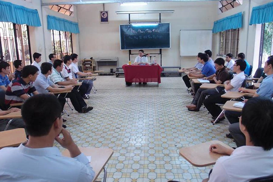 Việc Đào Tạo: Những Điều Kiện Thâu Nhận Vào Một Hội Dòng – Vấn Đề 52