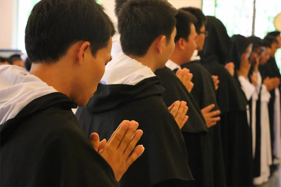 Thiết Lập Một Dòng Giáo Hoàng Và Một Dòng Giáo Phận – Vấn Đề 18